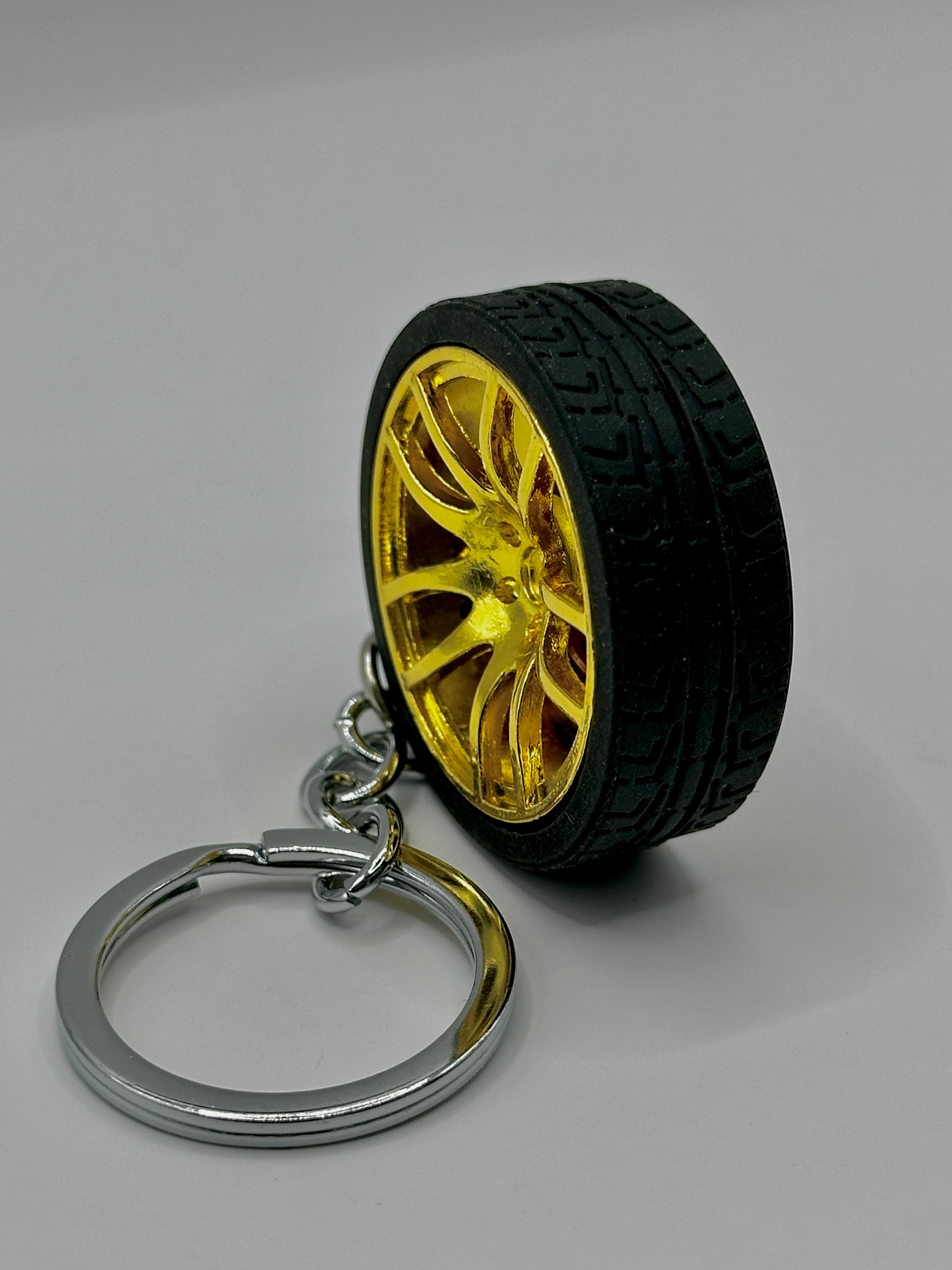 Metal Wheel Keychain with Rubber Tire, Red Calliper & Gold